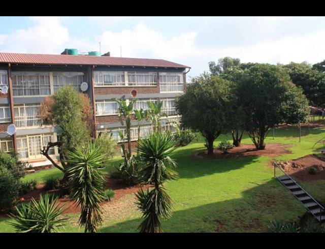 2 BEDROOM PROPERTY TO RENT IN RHODESFIELD